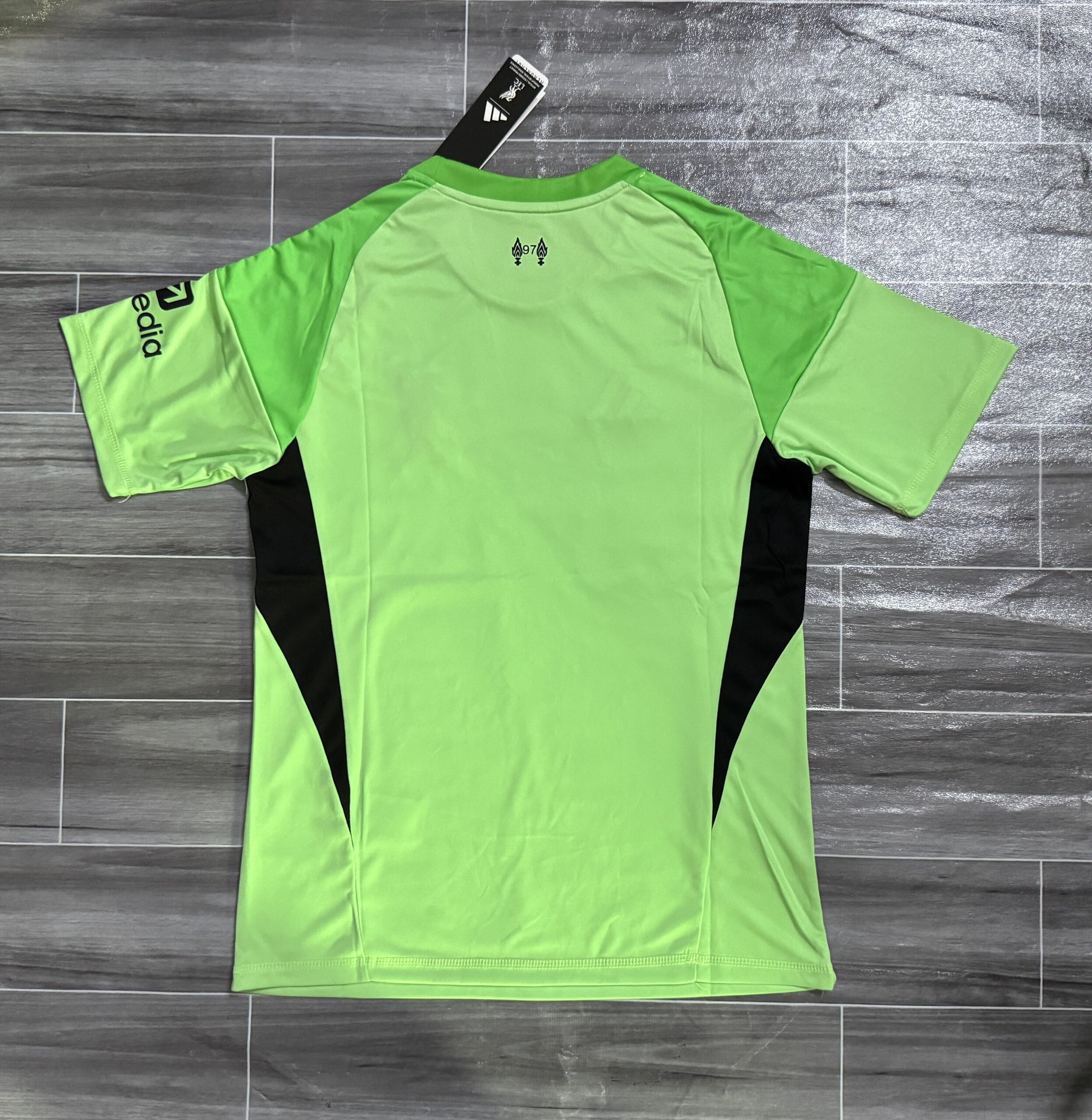 Liverpool Goalkeeper Jersey 25/26 - Image 2