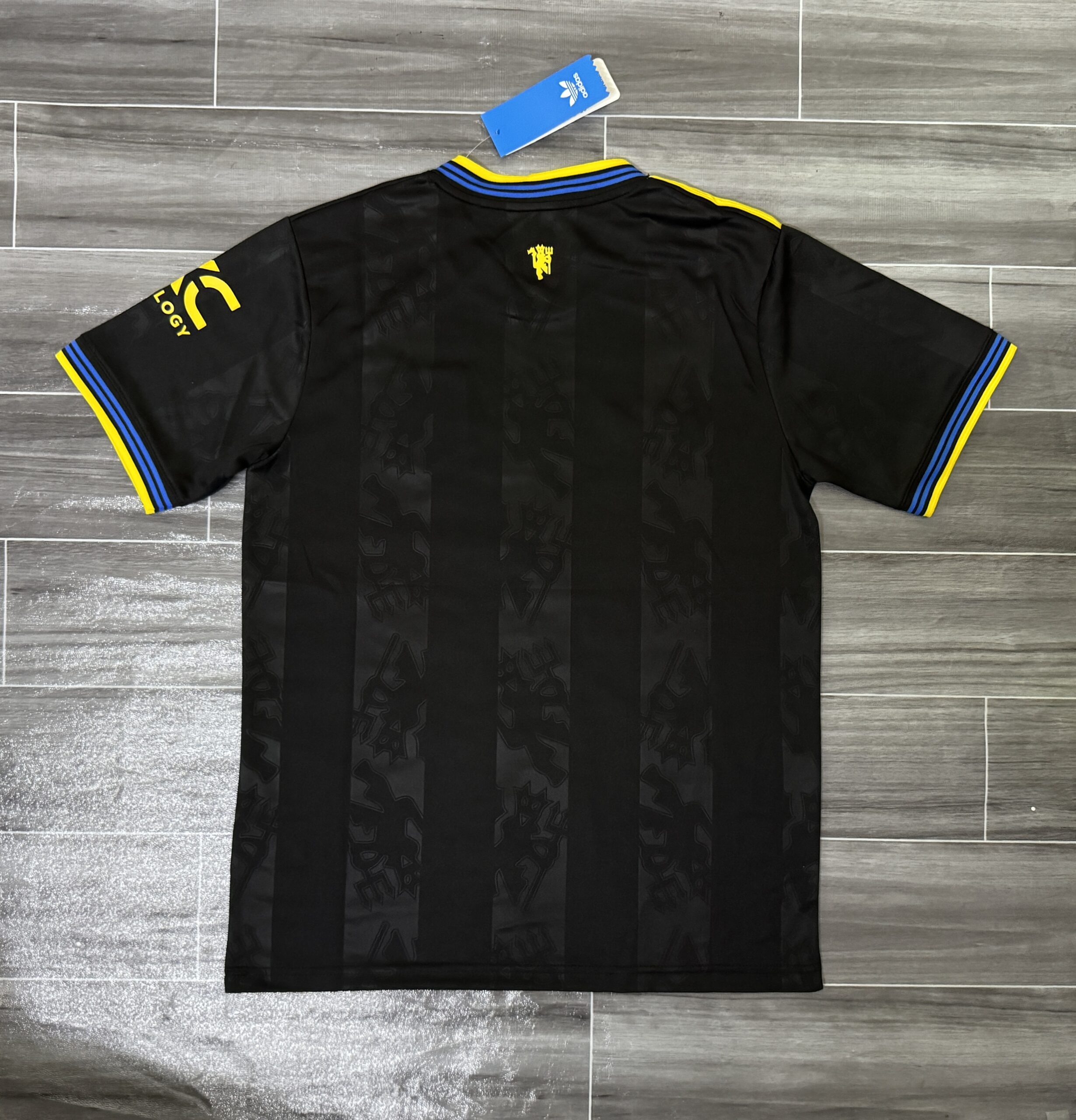 Manchester United Black Third Jersey 25/26 - Image 2