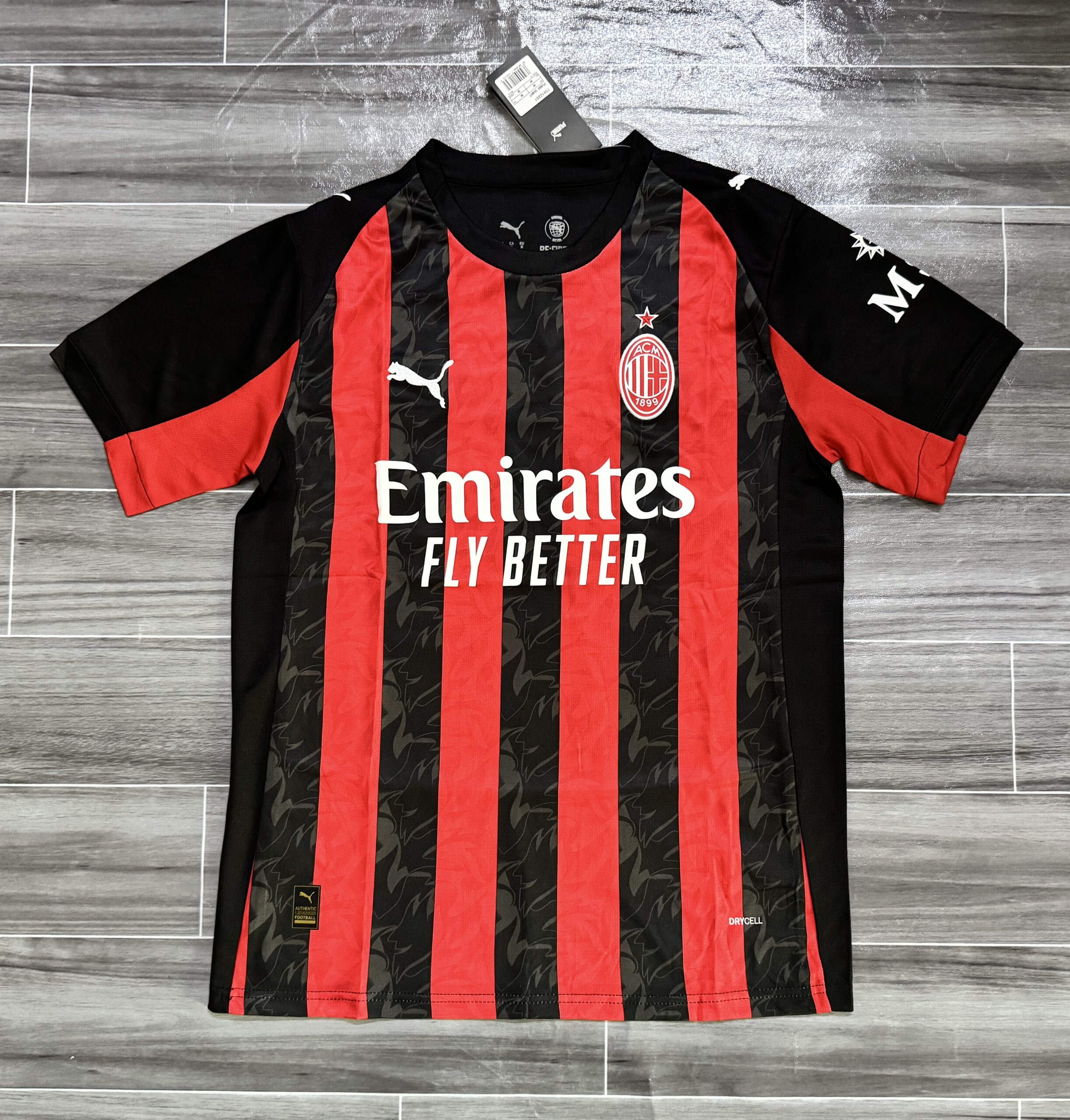 AC Milan Home Soccer Jersey 2025 – Official Rossoneri Football Shirt