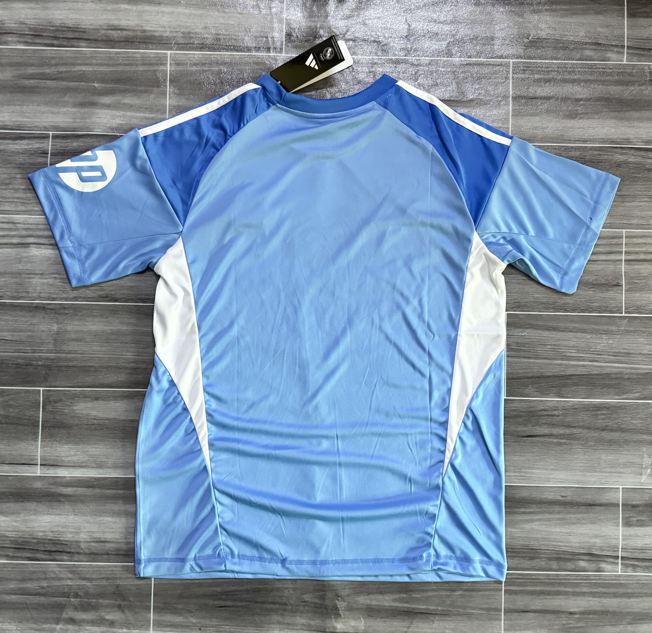 Real Madrid 2025/26 Goalkeeper Jersey – Official Los Blancos Keeper Shirt - Image 2