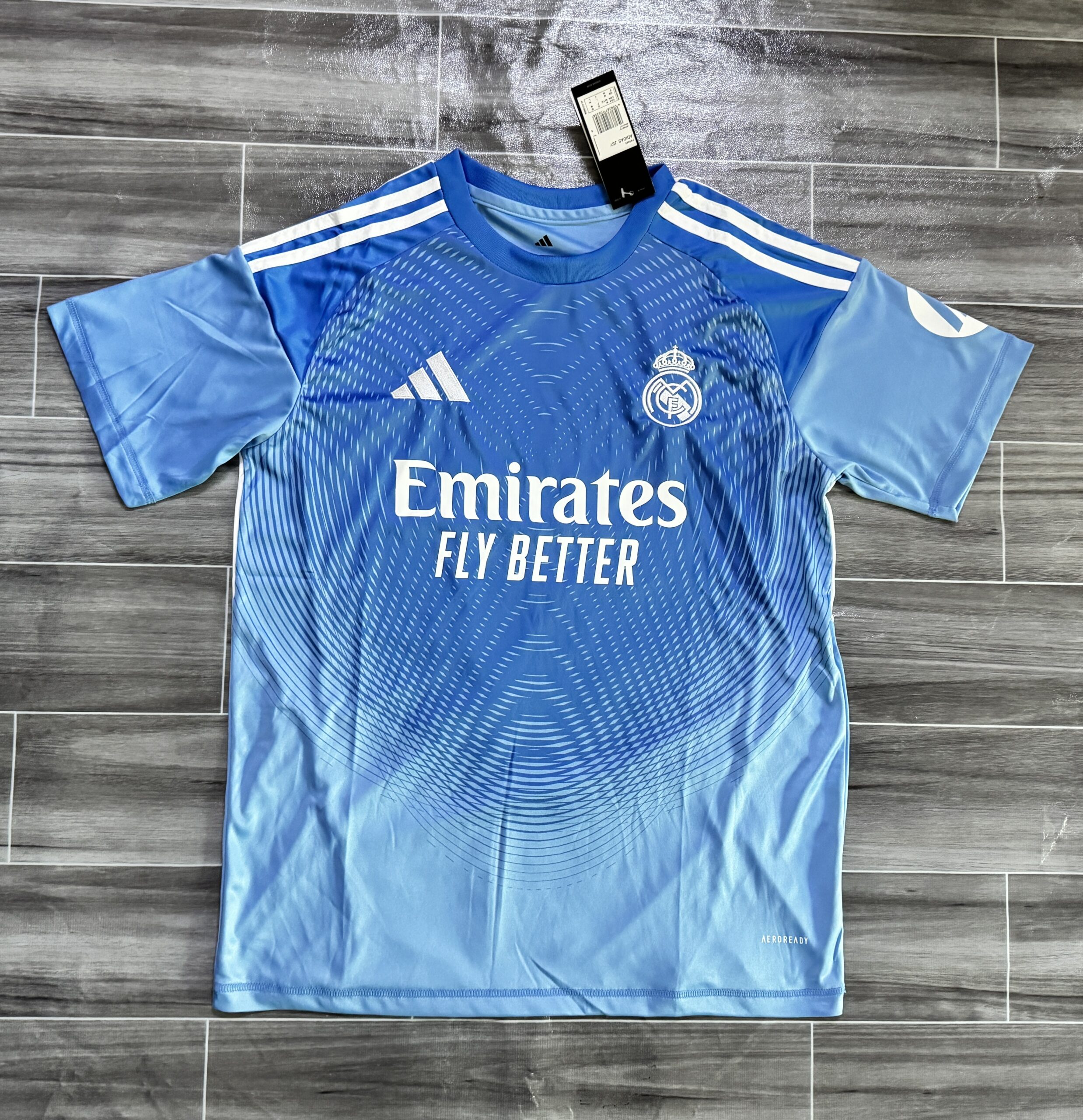 Real Madrid 2025/26 Goalkeeper Jersey – Official Los Blancos Keeper Shirt